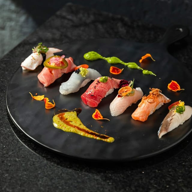 Omakase Nigiri Combo.