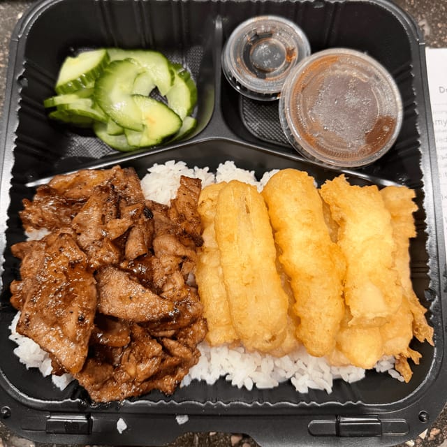 Combination Plate Bento Box.
